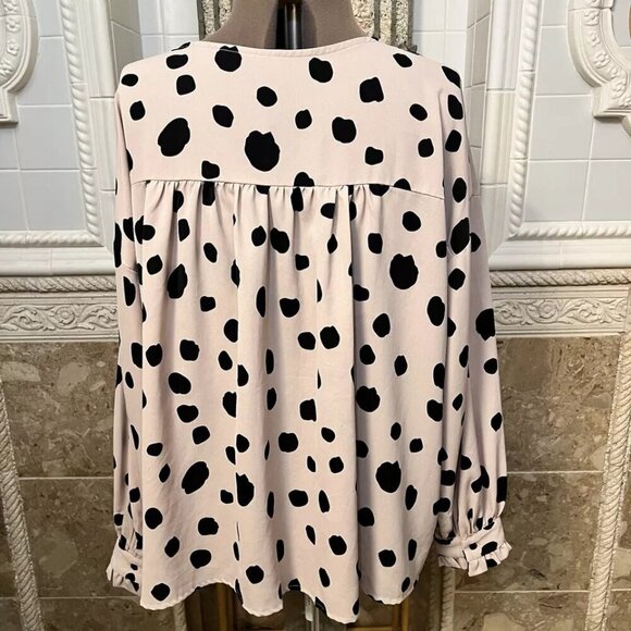 Unbranded. Size 2X. Blush Polka Dot V-neck Button Up Blouse. Ruffle. B86 - Picture 2 of 6